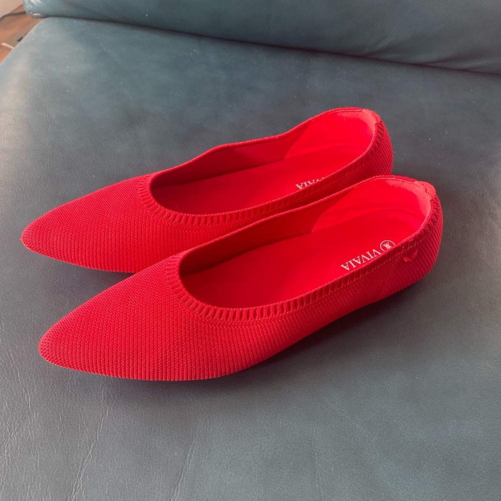 Vivaia Pointed Toe Washable Flats